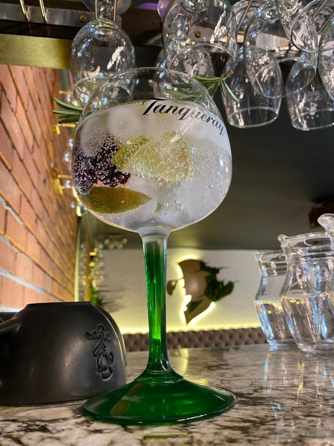 Casa Mignon Hotel Oradea Ngoại thất bức ảnh
