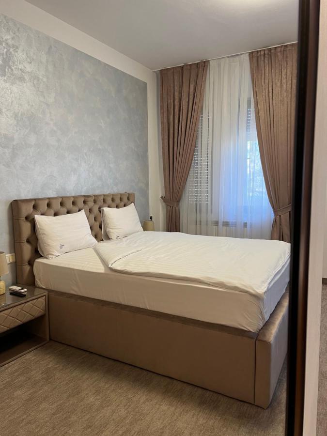 Casa Mignon Hotel Oradea Ngoại thất bức ảnh