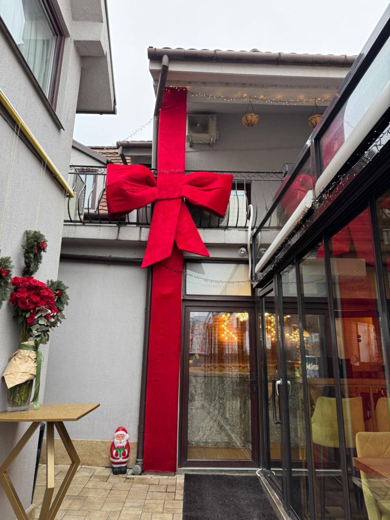 Casa Mignon Hotel Oradea Ngoại thất bức ảnh