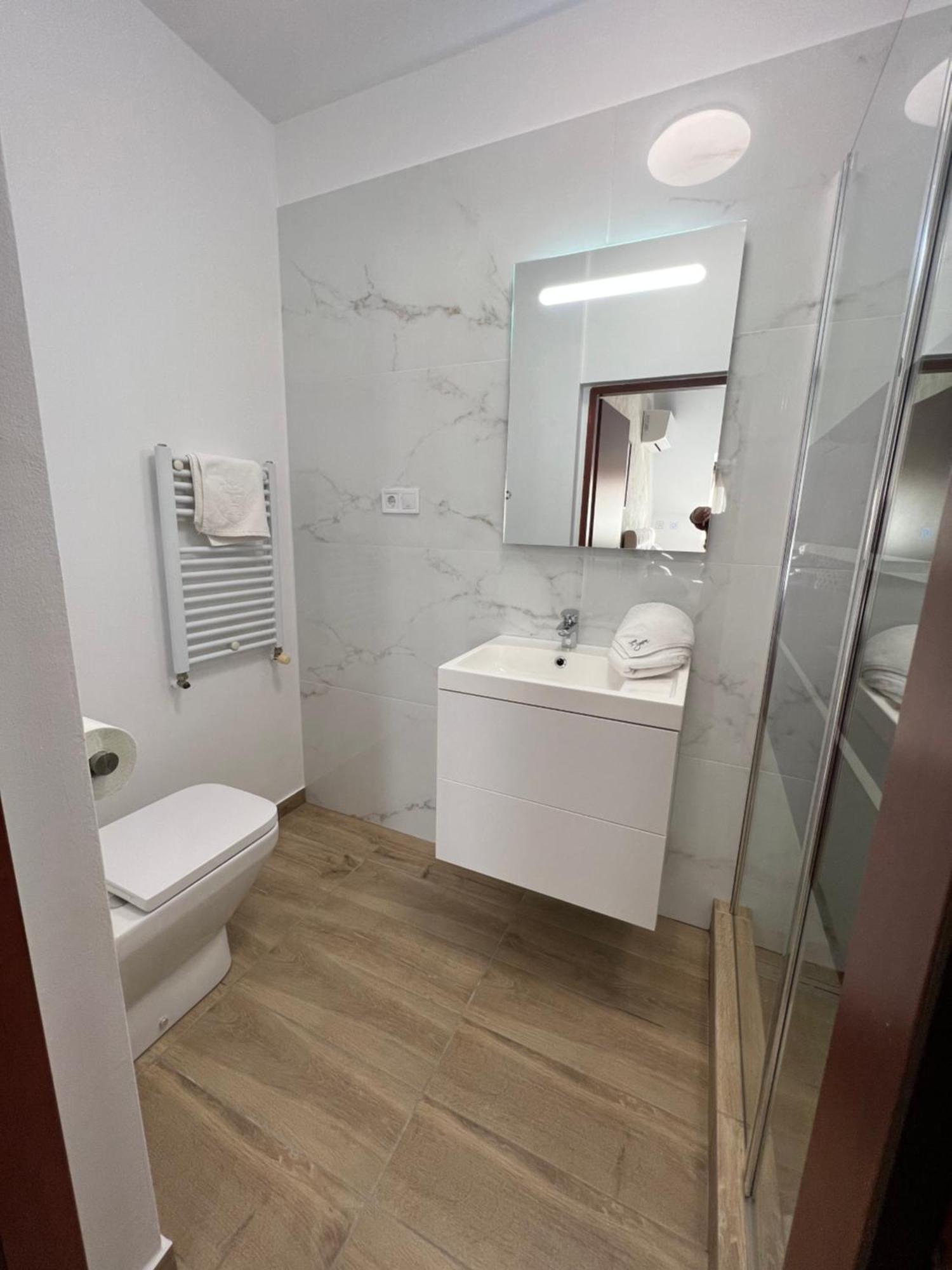 Casa Mignon Hotel Oradea Ngoại thất bức ảnh