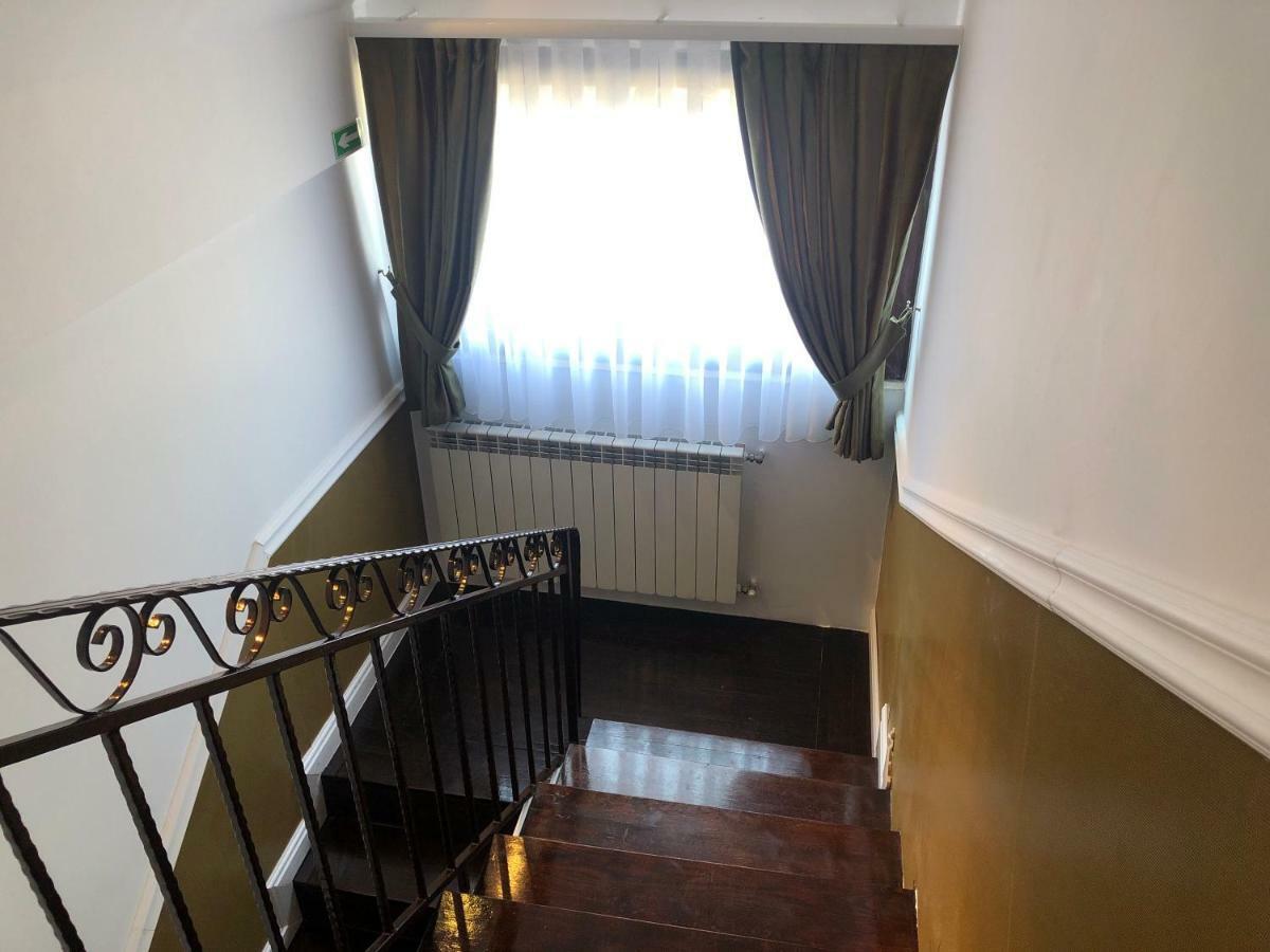 Casa Mignon Hotel Oradea Ngoại thất bức ảnh