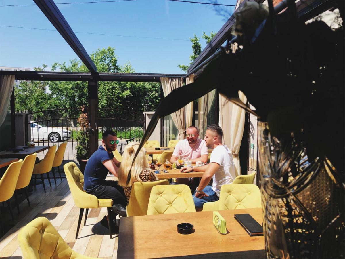Casa Mignon Hotel Oradea Ngoại thất bức ảnh